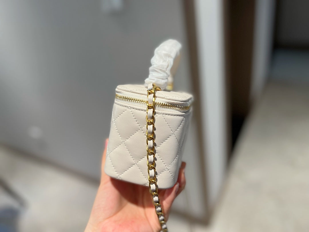 Chanel Trendy CC Vanity Case With Chain Quilted