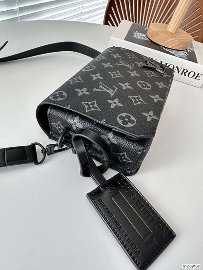 Louis Vuitton Steamer Wearable Wallet