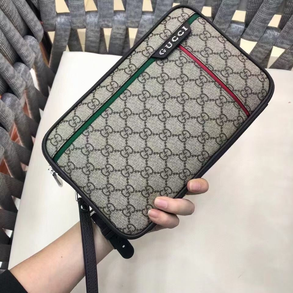 GUCCI GG CLUTCH
