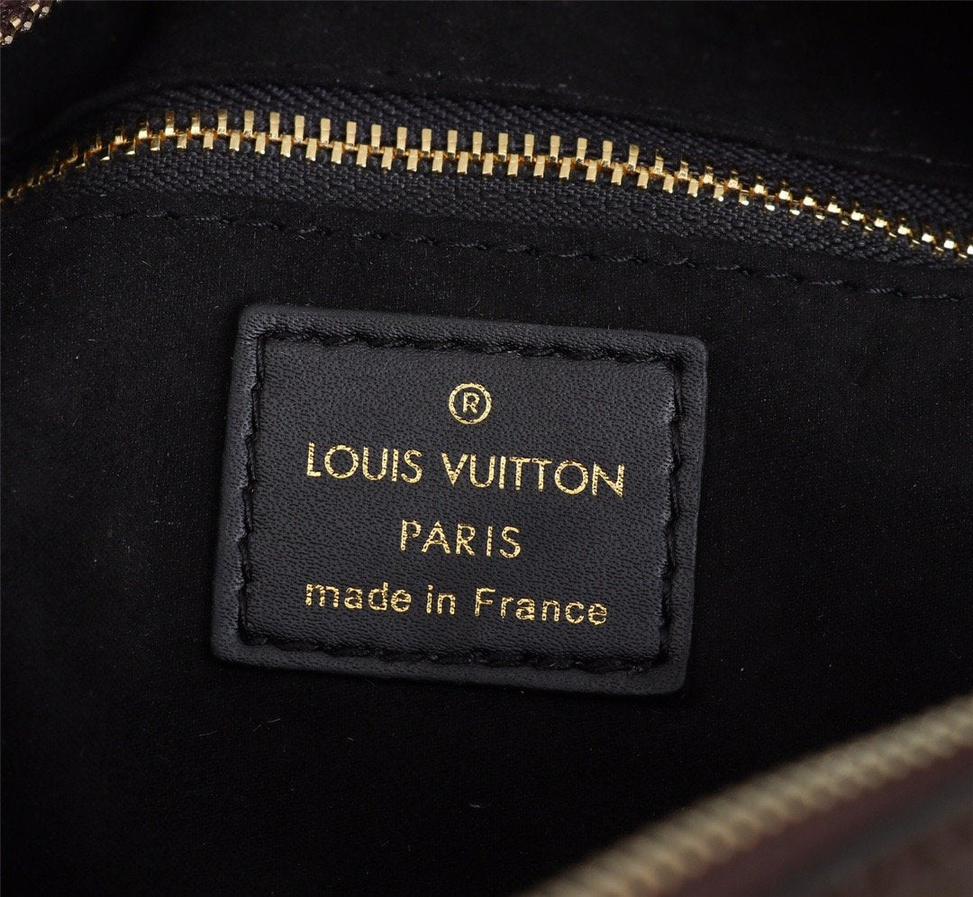 Louis Vuitton Petite Malle