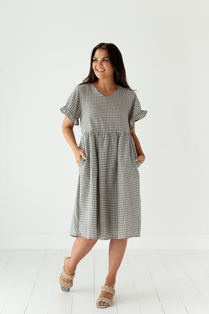 loveedsTM-Jenni Gingham Ruffle-Sleeve Dress in Light Grey