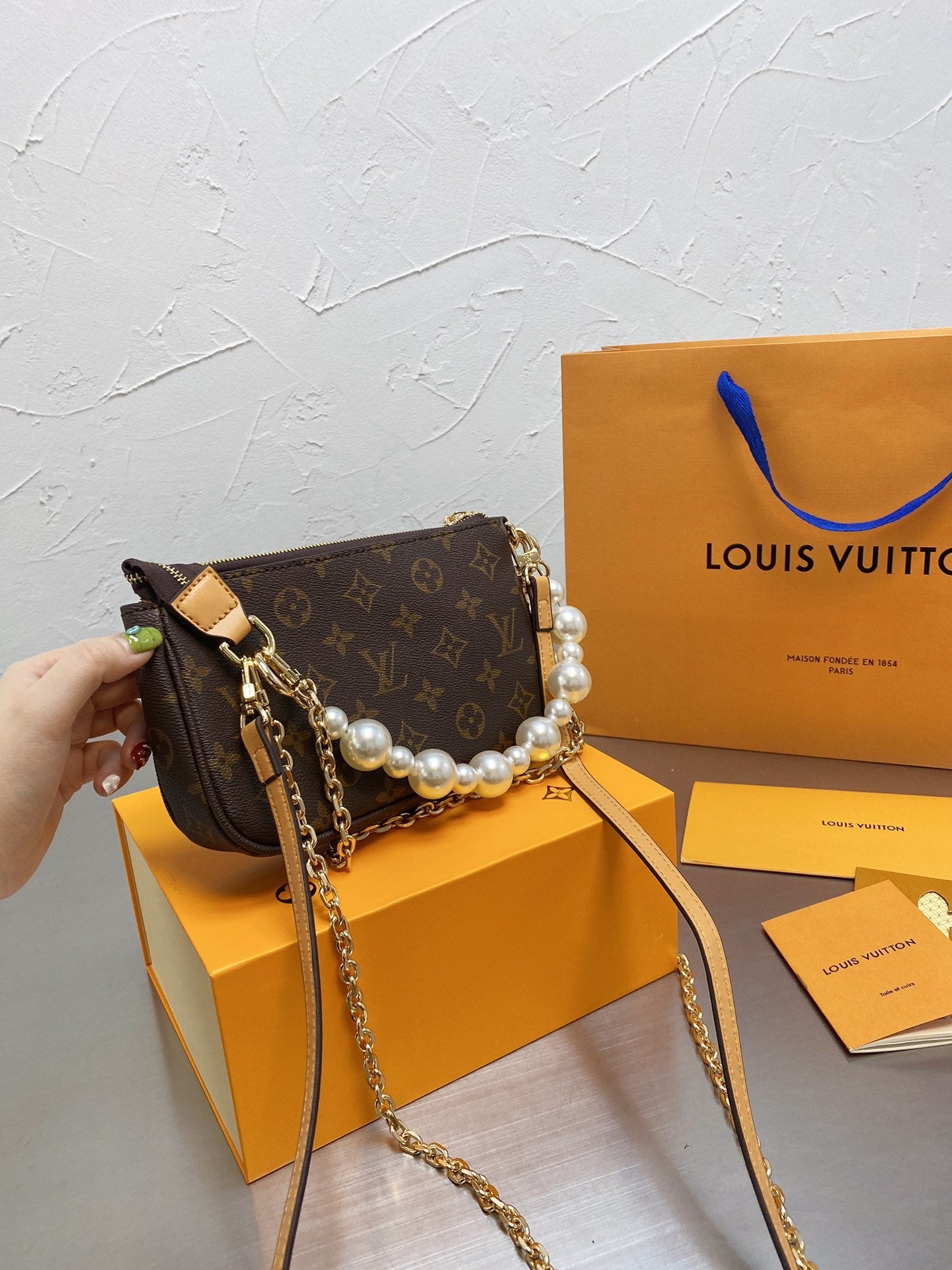 LV Ivy Monogram