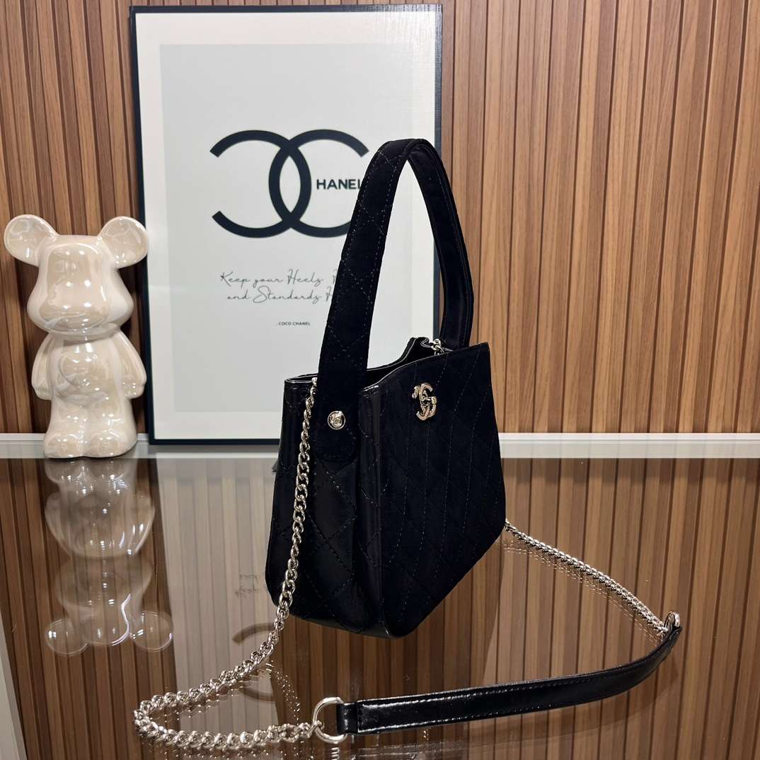 CHANEL Quilted Crossbody Bag Black