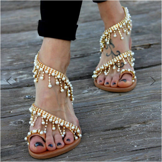 Cutout woven beach shoes