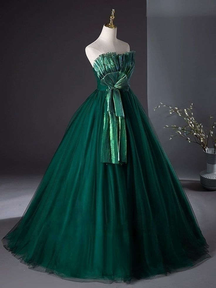 Green A Line Strapless Tulle Ball Gown Prom Dress SH1663