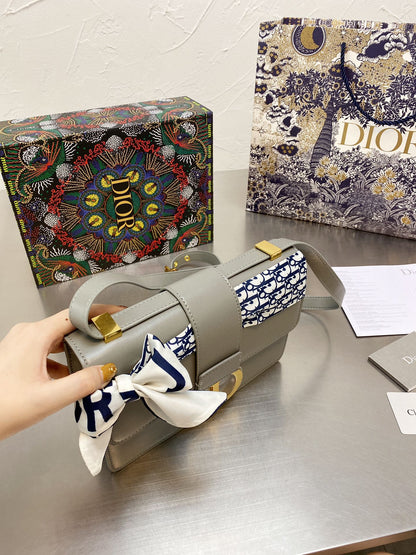 Dior 30 Montaigne Bag