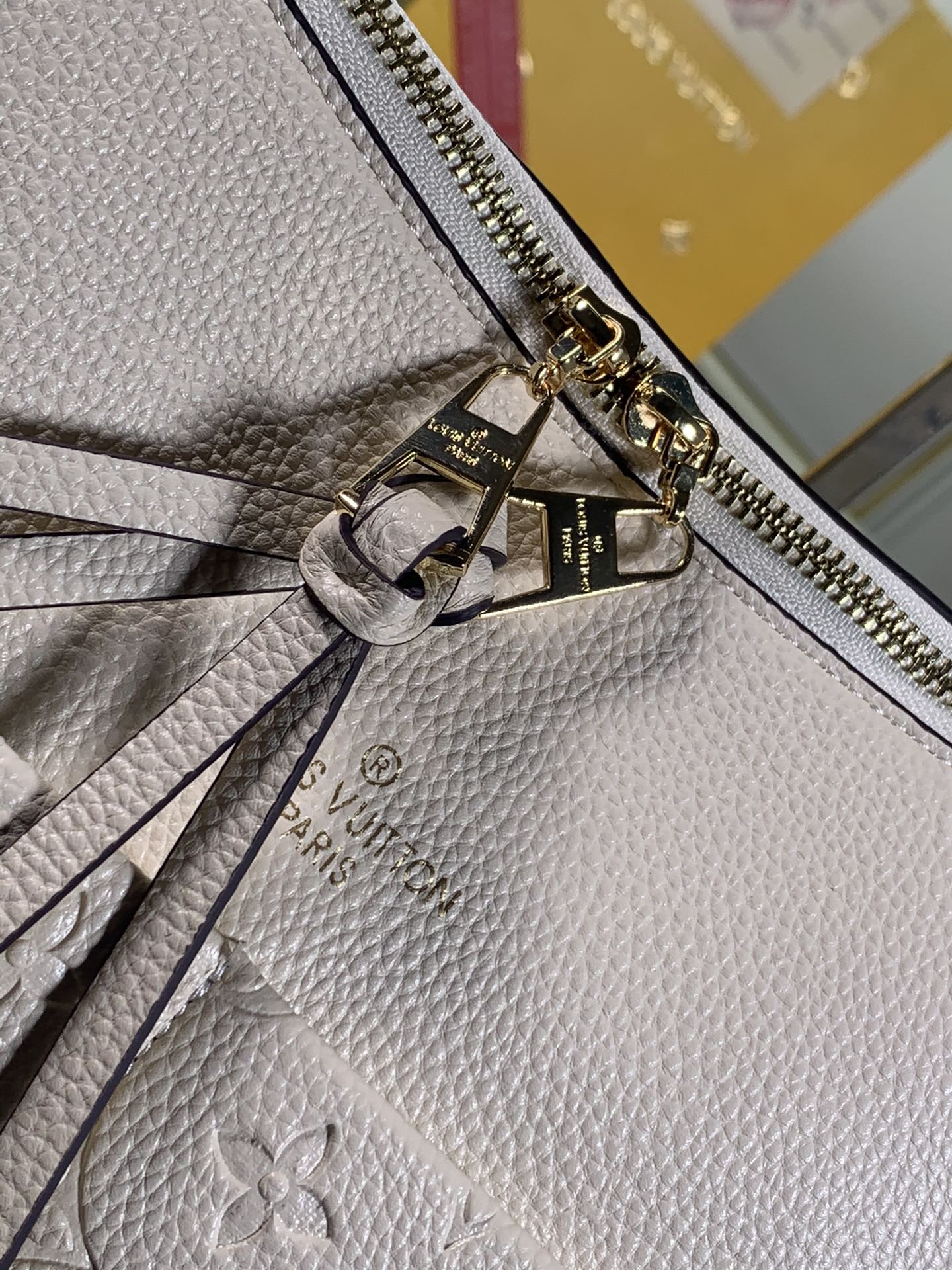 Louis Vuitton Maida Hobo