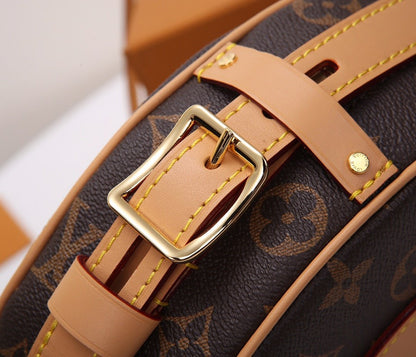 Handbags Louis Vuitton LV Boite Chapeau Souple MM