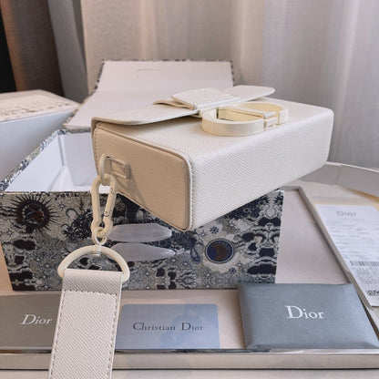 Dior 30 Montaigne Box Bag White