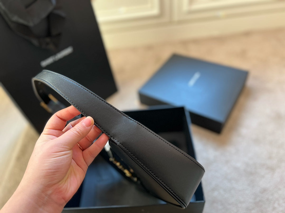 Saint Laurent Women Le 5 À 7  Hobo Bag