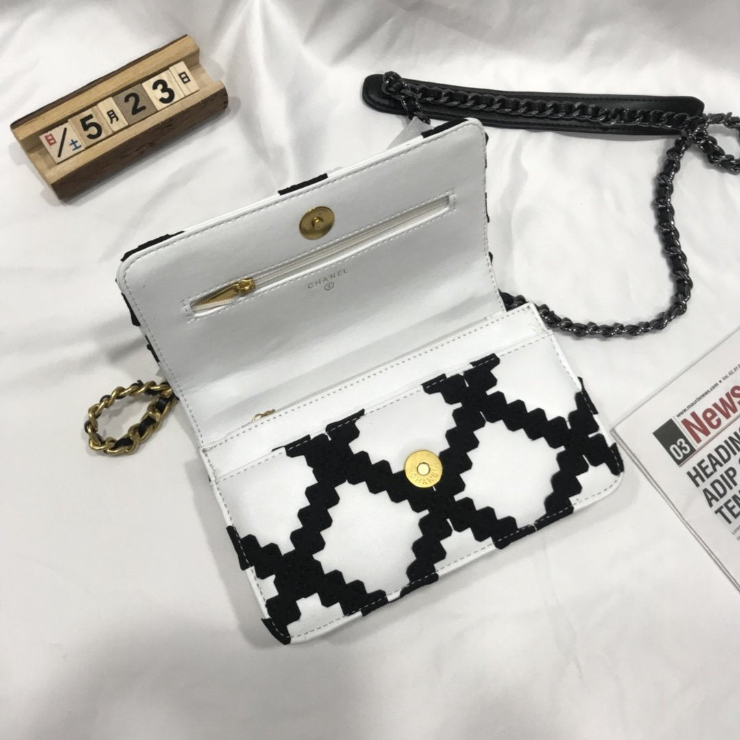 Chanel 19 Flap Bag In Calfskin Crochet White & Black
