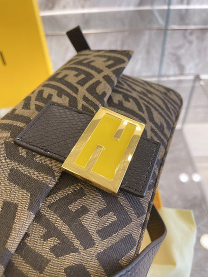 Fendi Women Baguette 1997 Brown