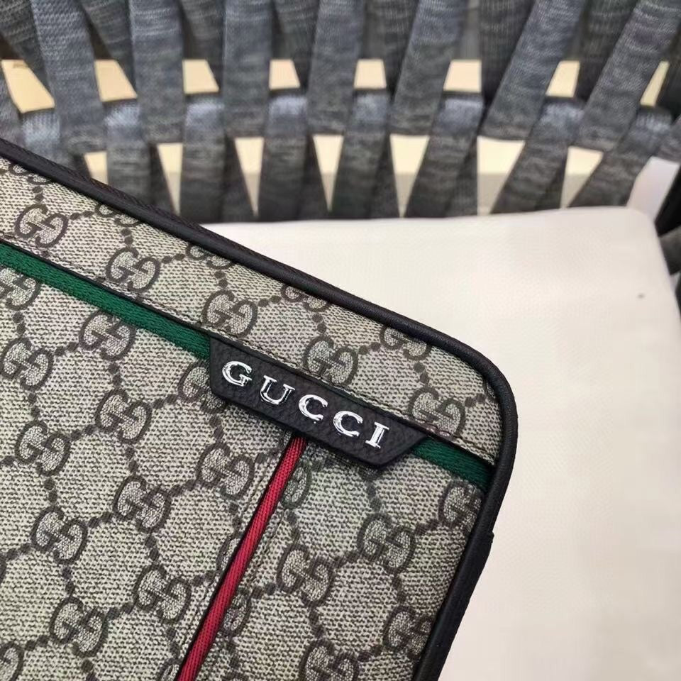 GUCCI GG CLUTCH