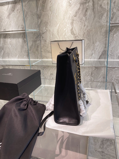 CHANEL SHOPPING BAG