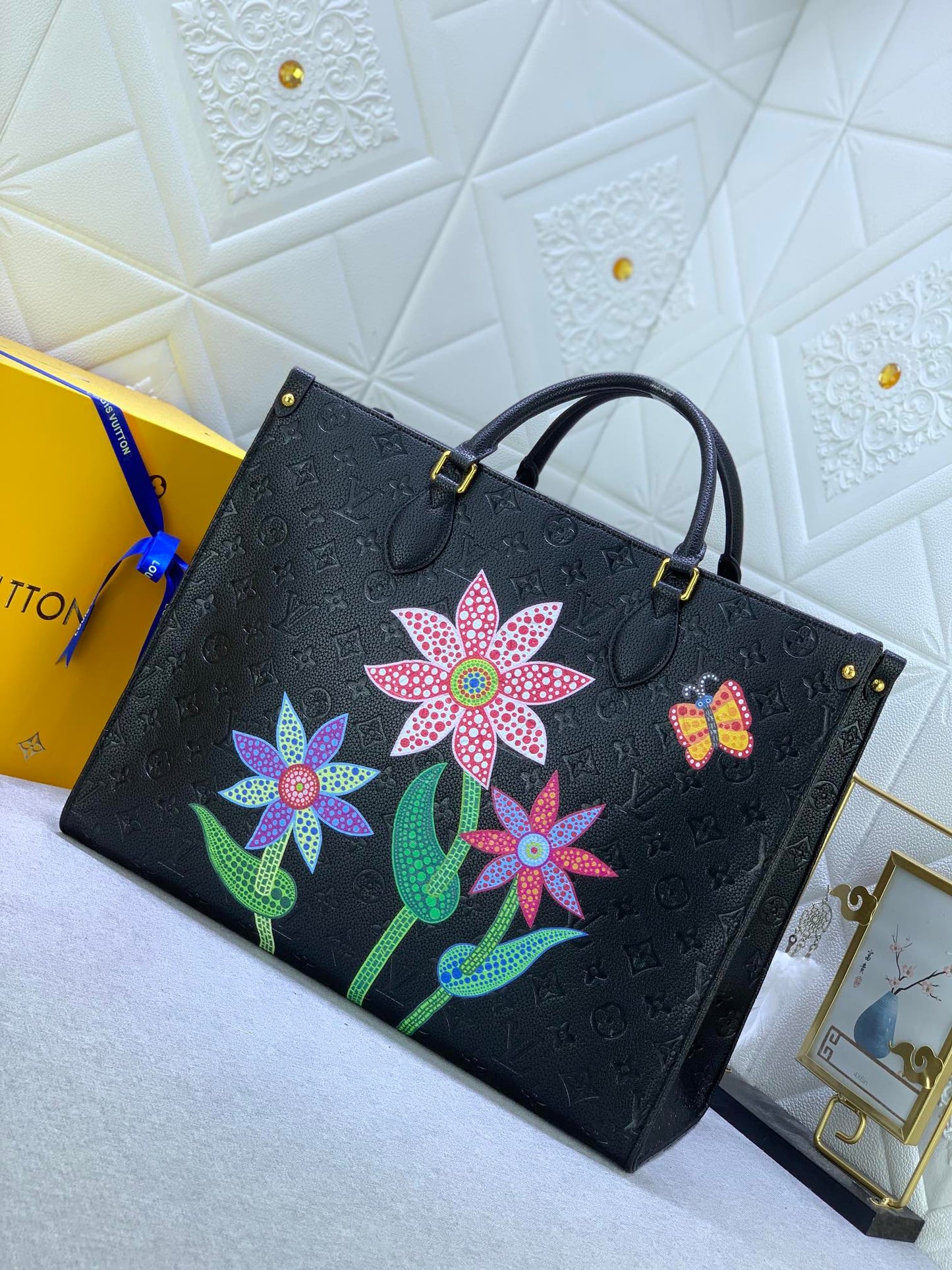 EN – Luxury Bags LUV 769