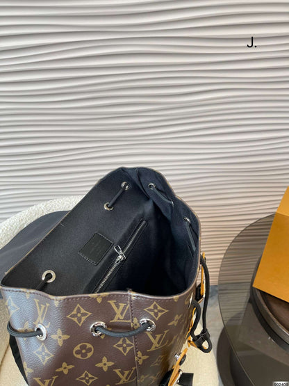 LOUIS VUITTON CHRISTOPHER EDICION LIMITADA