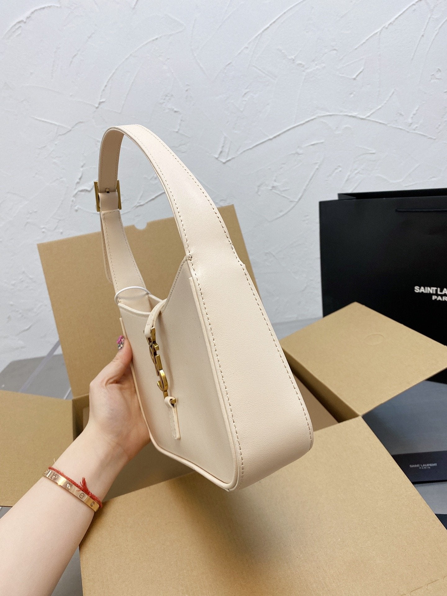 SAINT LAURENT LE 5 À 7 HOBO BAG