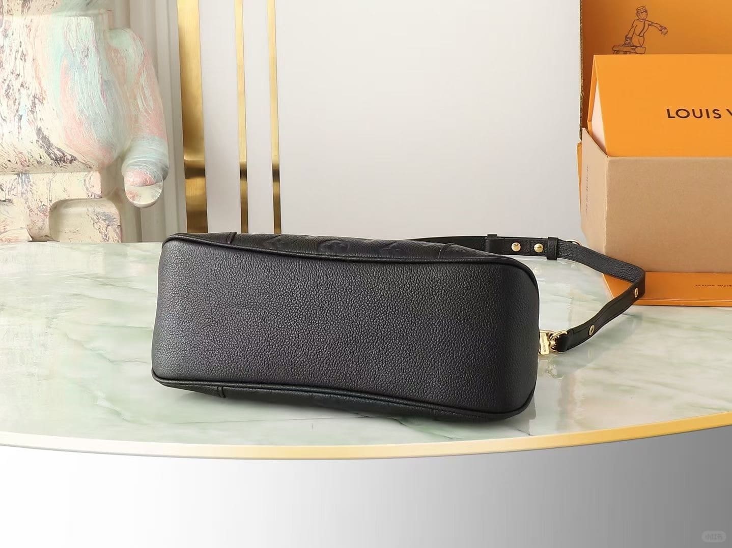 Louis Vuitton M12930 Boulogne