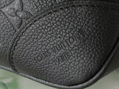 Louis Vuitton M12930 Boulogne