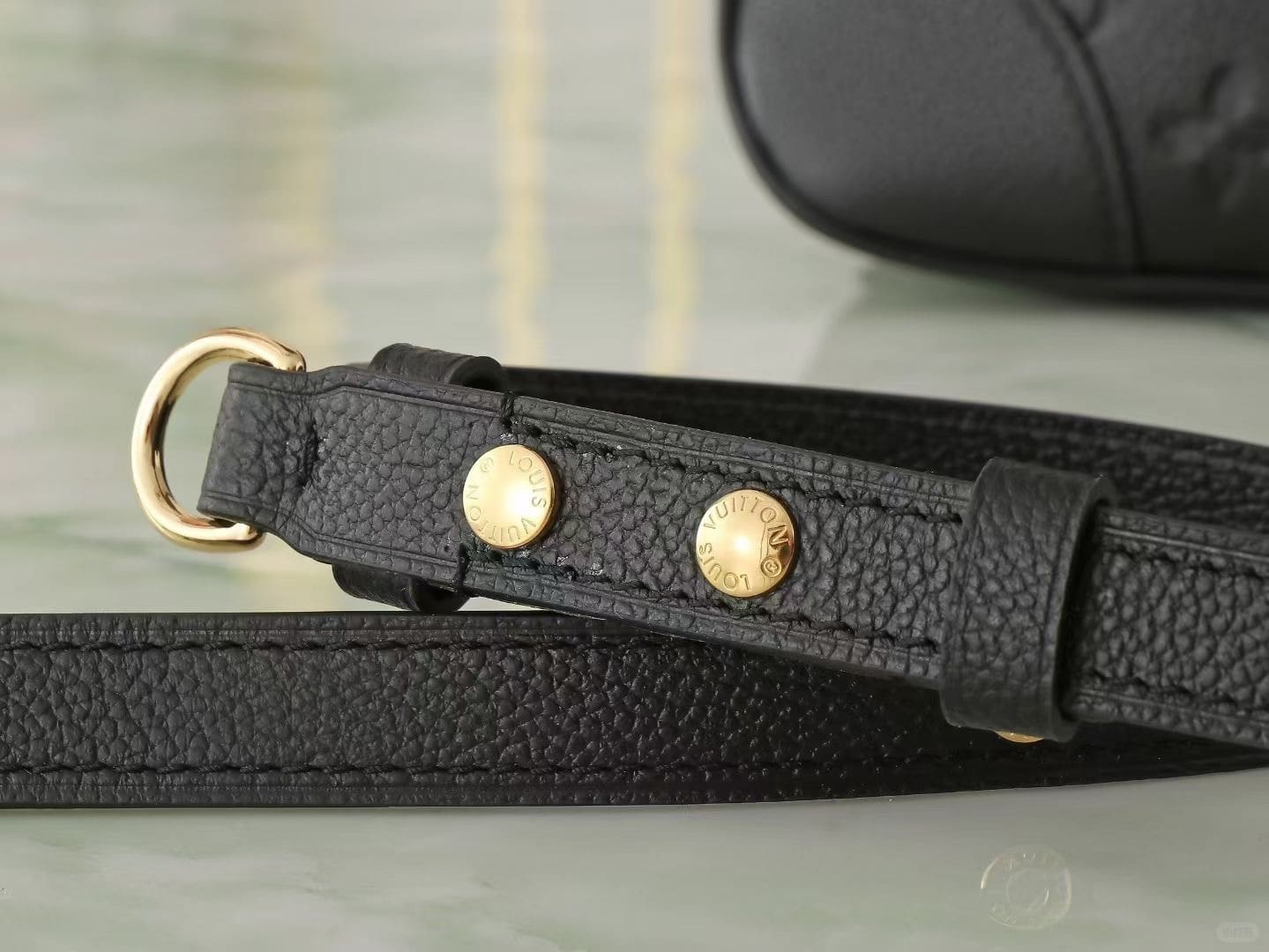 Louis Vuitton M12930 Boulogne