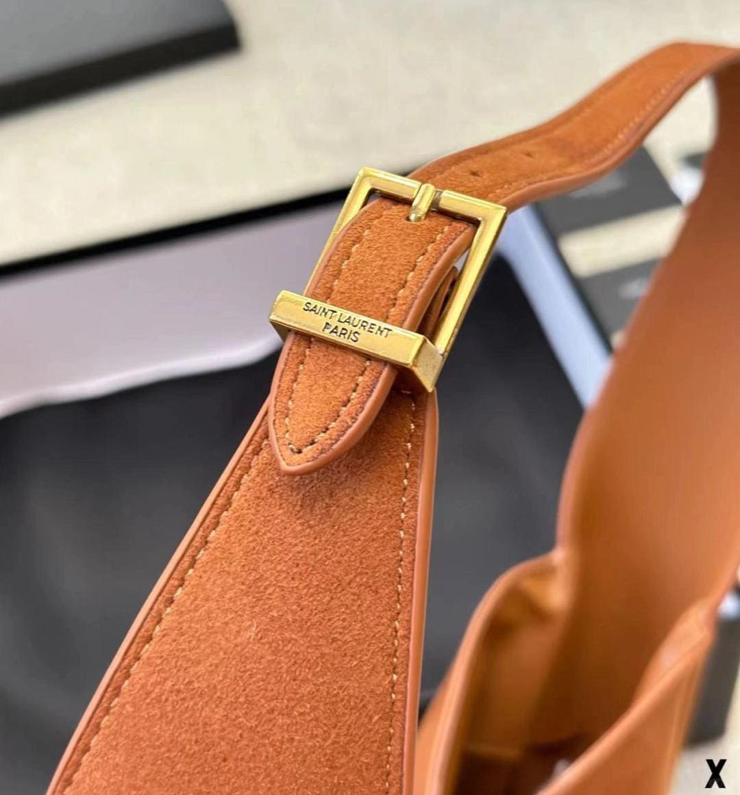 Saint Laurent LE 5 À 7 supple small in suede