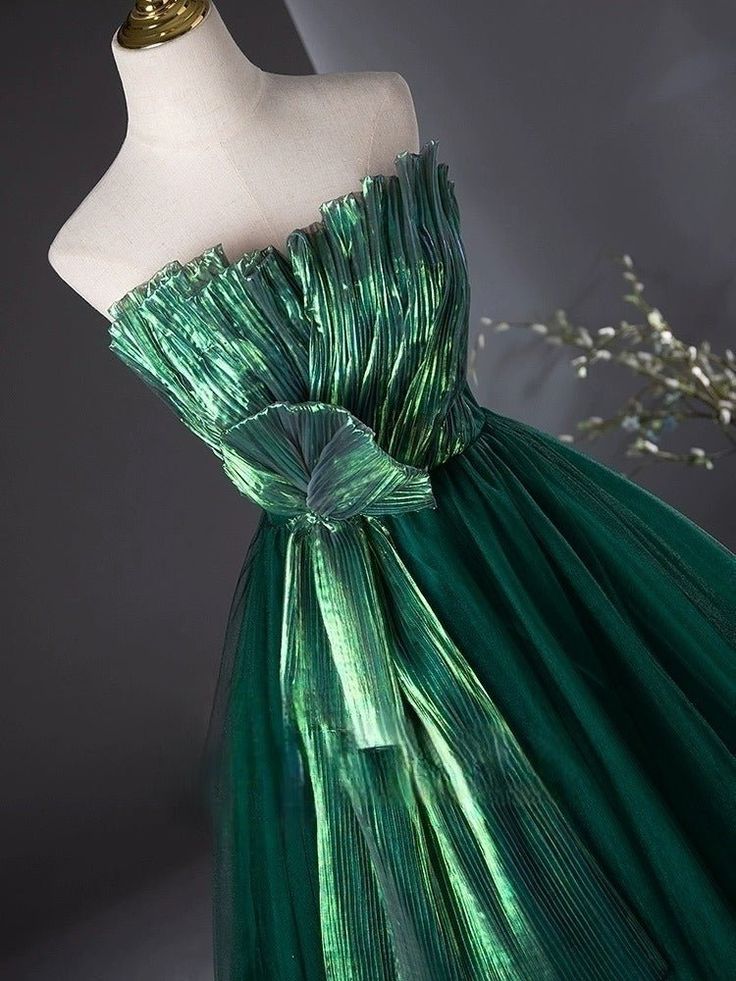 Green A Line Strapless Tulle Ball Gown Prom Dress SH1663