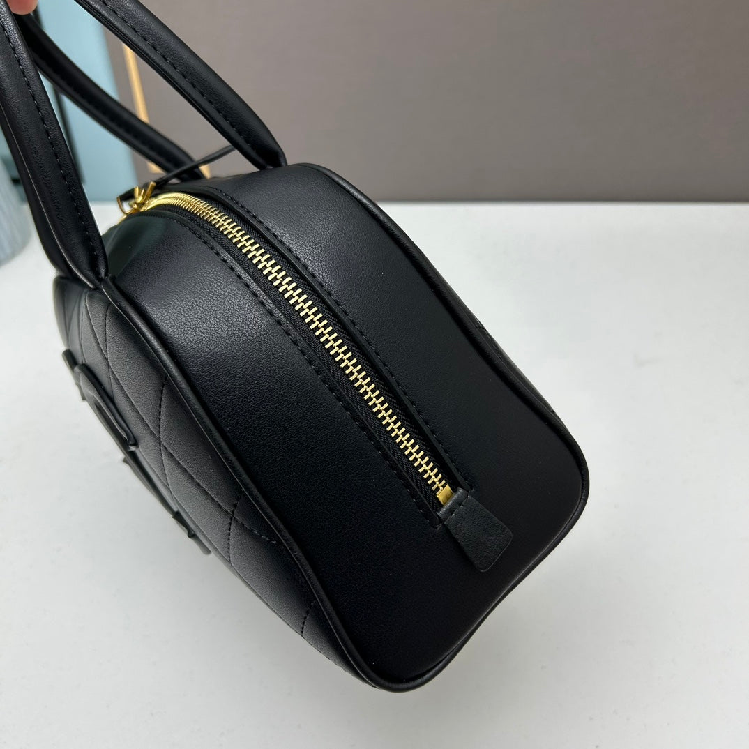 CHANEL Pre-Owned 2003-2004 mini diamond-quilted CC-appliqué Boston handbag