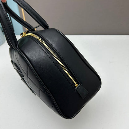 CHANEL Pre-Owned 2003-2004 mini diamond-quilted CC-appliqué Boston handbag