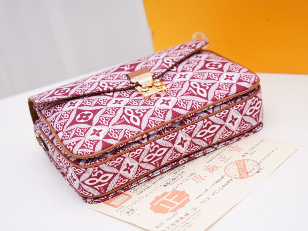 LV By The Pool Pochette Métis