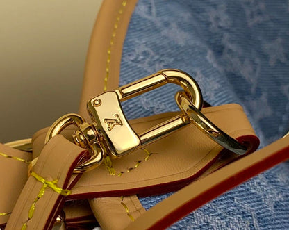 Louis Vuitton M11462 CarryAll PM