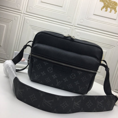 Louis Vuitton M30233 Outdoor