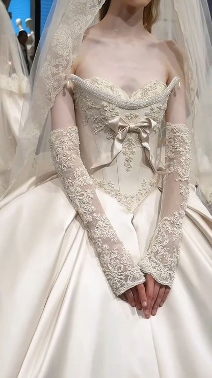 Princess Ball Gown Strapless Lace Appliques Satin Prom Dress 18th Birthday Dress Wedding Dress SH3897