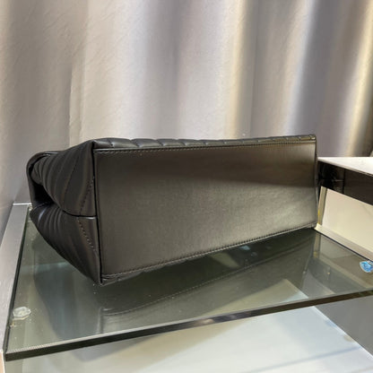 Saint Laurent Loulou