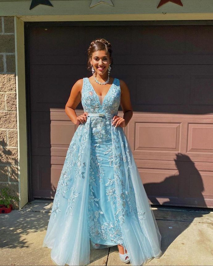 Light Blue Prom Dress,A-Line Prom Gown,V-Neck Evening Dress,Appliques Prom Gown   cg14018