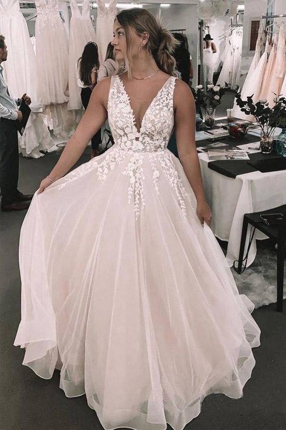 Romantic Deep V Neckline Foral Appliqued Prom Dress   cg18527