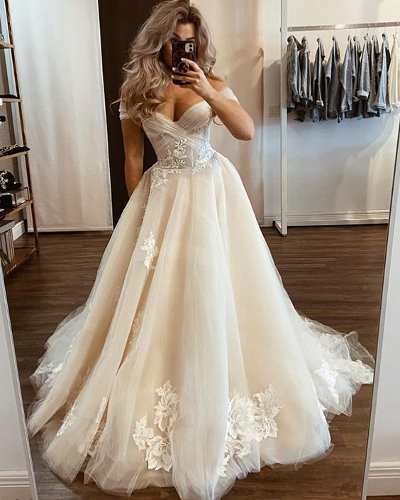 Off the Shoulder Ivory Tulle Applique Wedding Dress Prom Dresses    cg19237