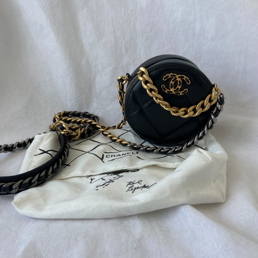 Chanel Shiny Goatskin Quilted Chanel 19 Round Clutch With Chain Black