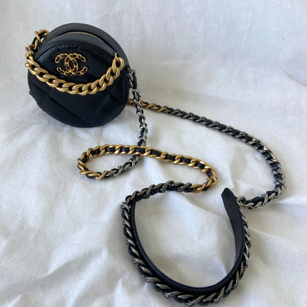 Chanel Shiny Goatskin Quilted Chanel 19 Round Clutch With Chain Black