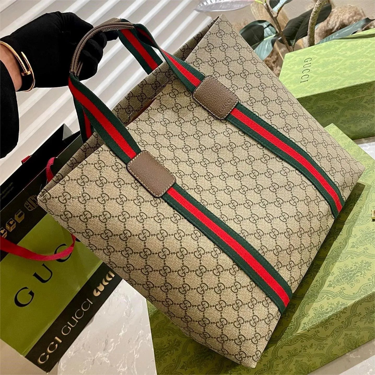 GUCCI TENDER MEDIUM TOTE BAG