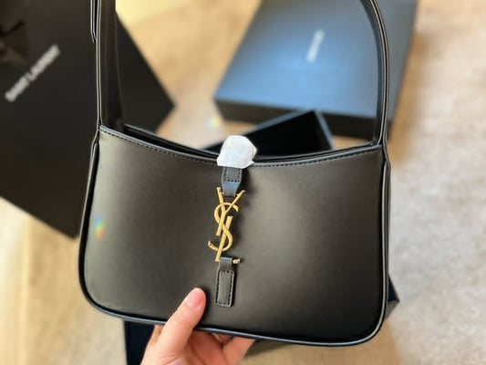 Saint Laurent Women Le 5 À 7  Hobo Bag