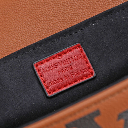 Louis Vuitton Crafty Pochette Metis Black