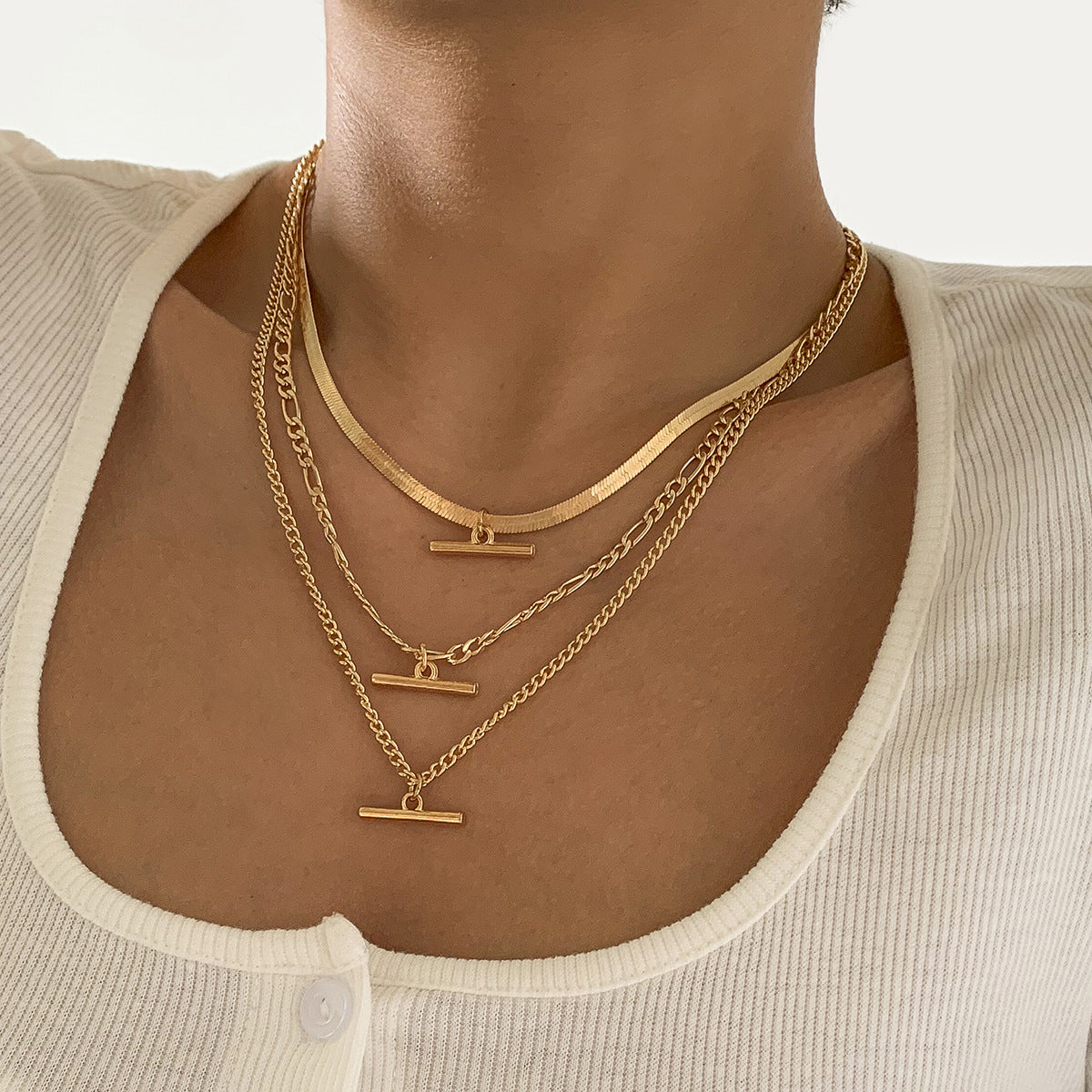 Pendant metal necklace multiple sets