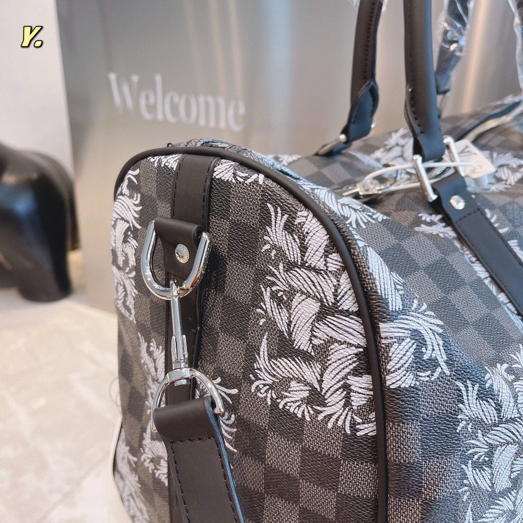 Louis Vuitton – Travel bag