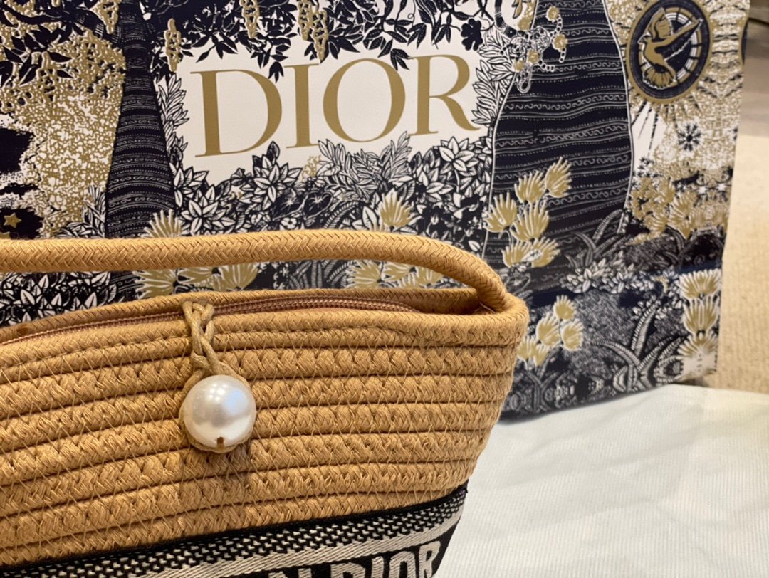 DIOR WICKER BUCKET BAG