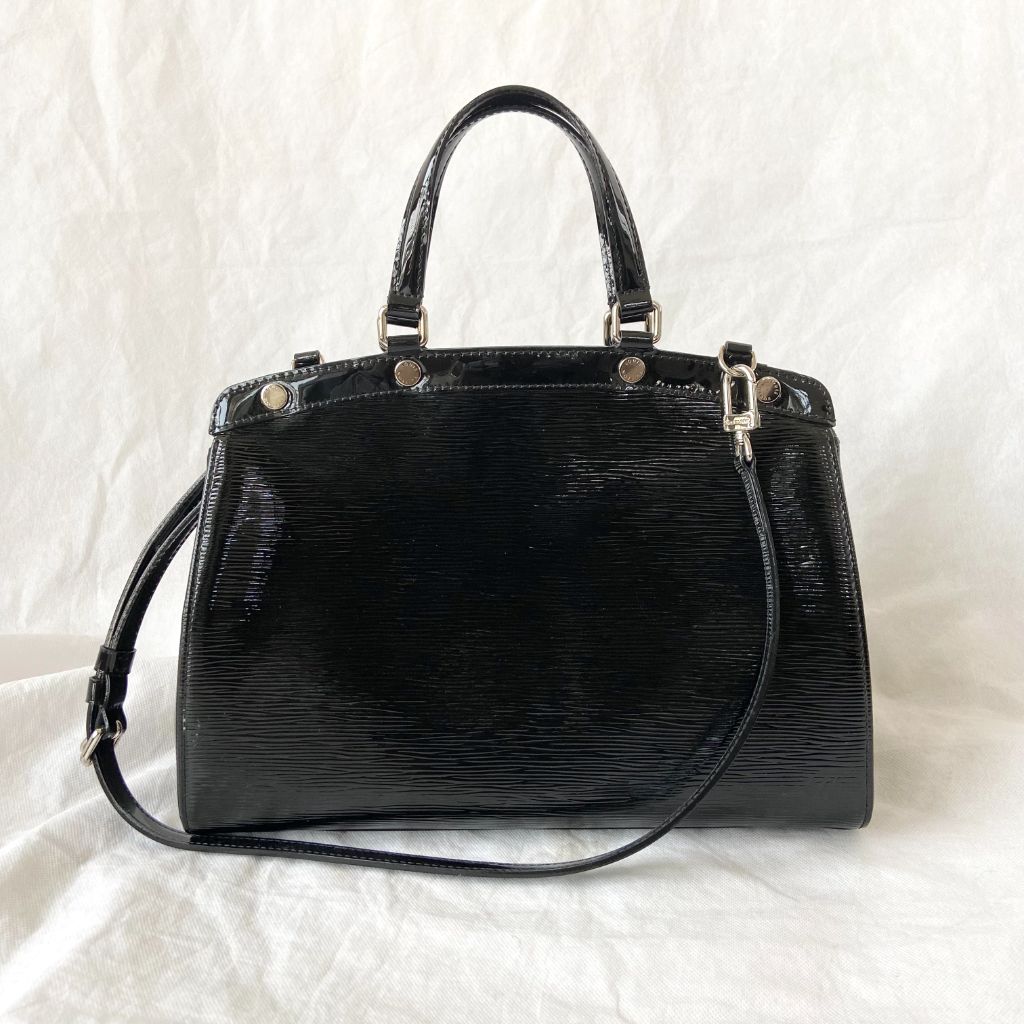 Louis Vuitton Brea handbag in black patent epi leather