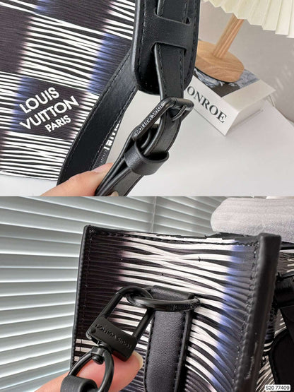 LOUIS VUITTON Sac Plat Multicolor M23957