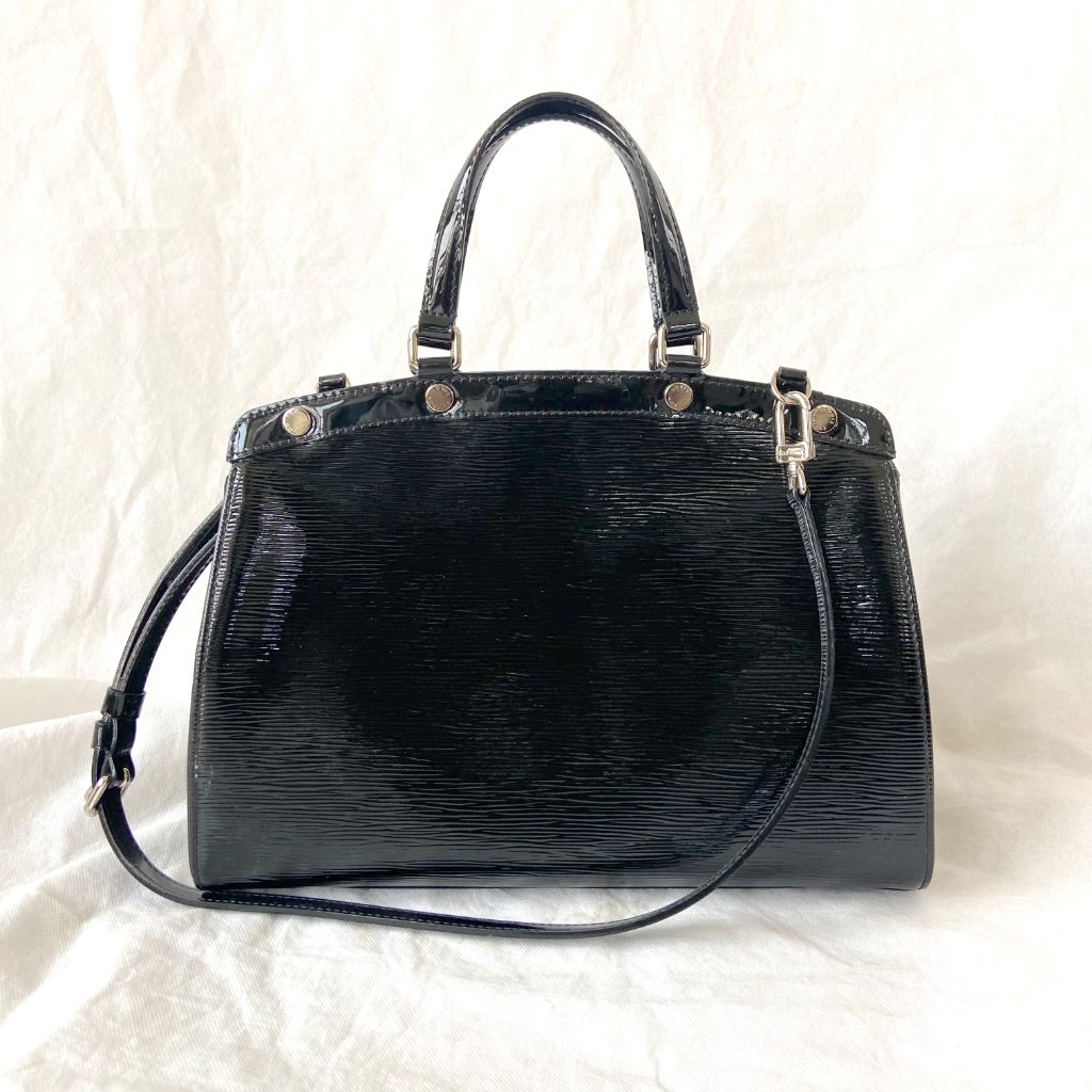 Louis Vuitton Brea handbag in black patent epi leather