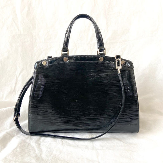 Louis Vuitton Brea handbag in black patent epi leather