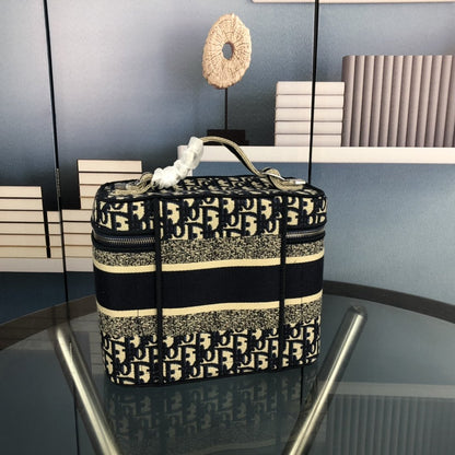 Dior Oblique Diortravel Vanity Case