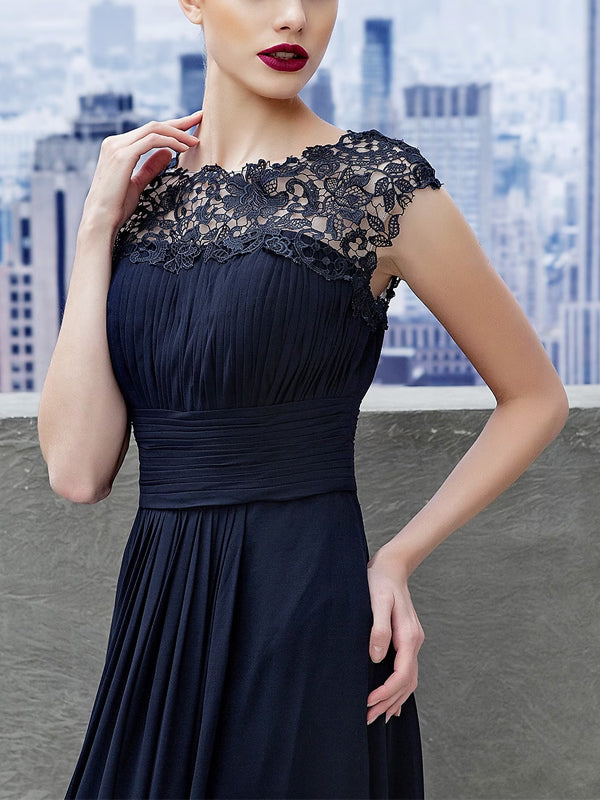 Round Neck Lace Solid Color Maxi Dress